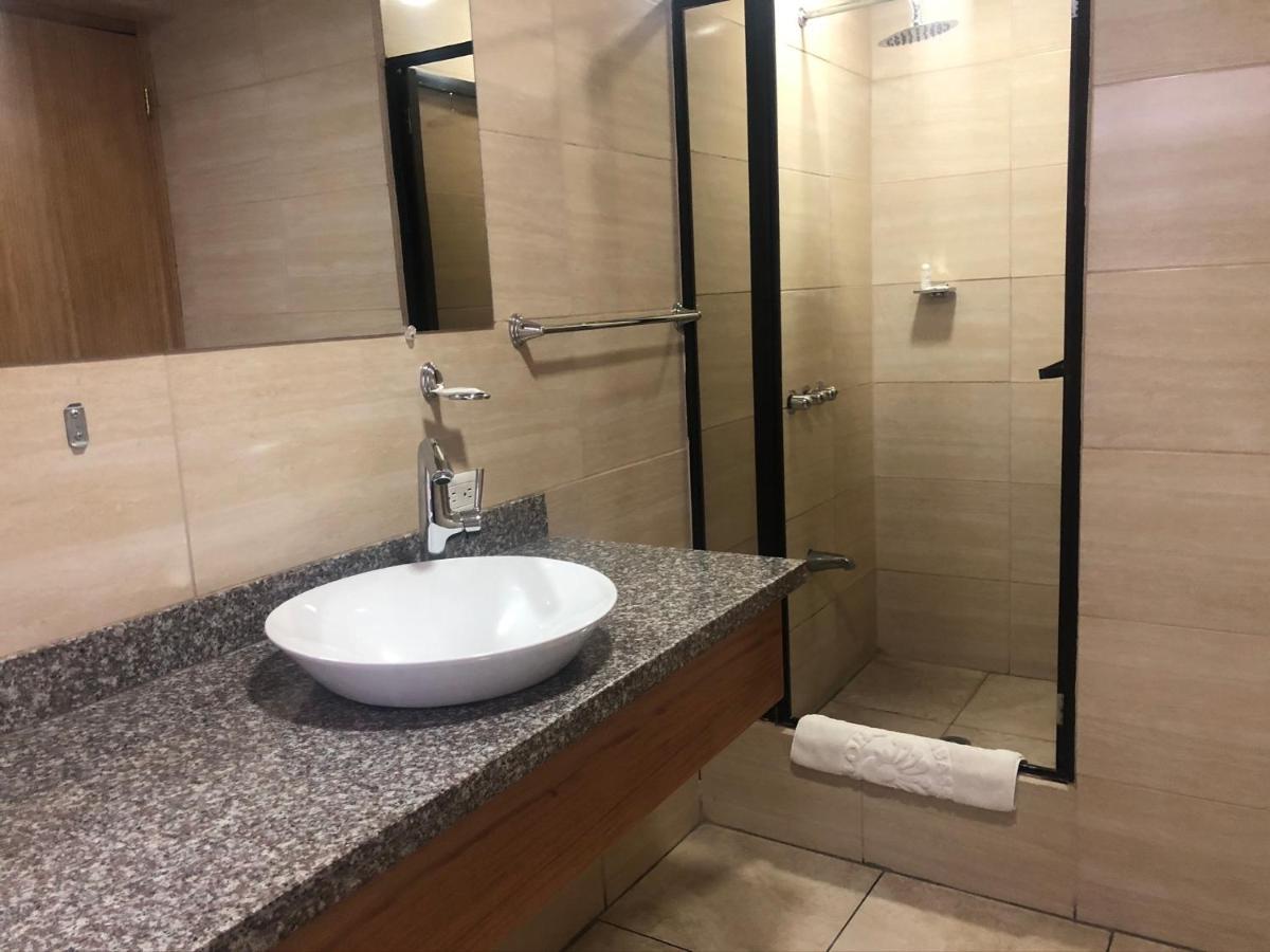 Hotel Ambassador