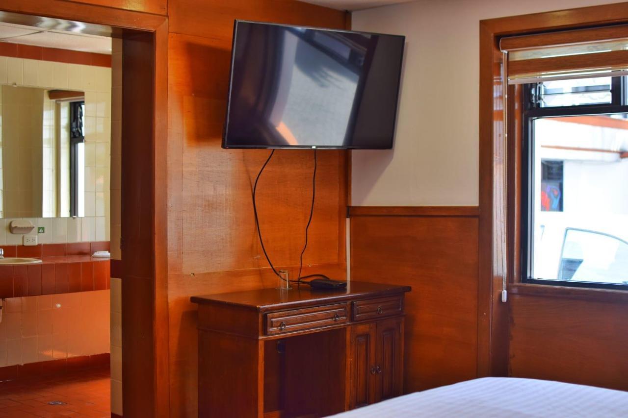 Hotel Ambassador